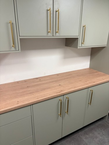 Warm oak effect kitchen - oak,